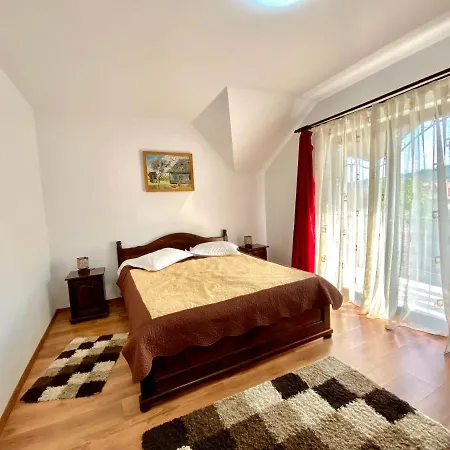 Casa Bucovineana ゲストハウス カチカ